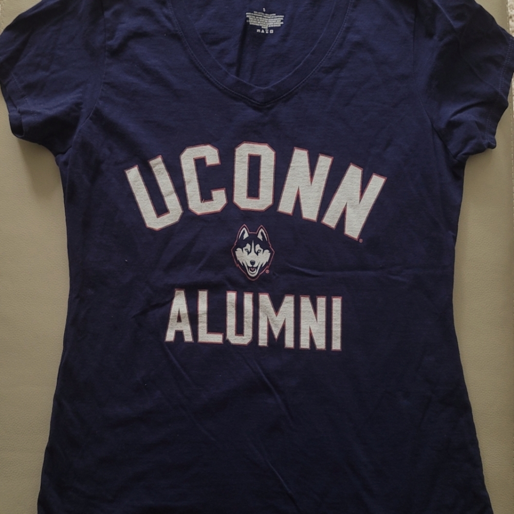 Uconn Huskies Alumni V Neck Tee Shirt